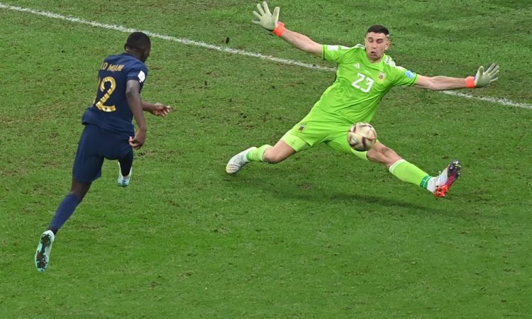 Francoski nogometaši žrtve rasističnih spletnih napadov