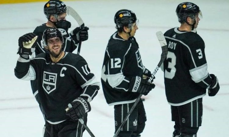 Kopitar s štirimi goli junak tekme v Winnipegu