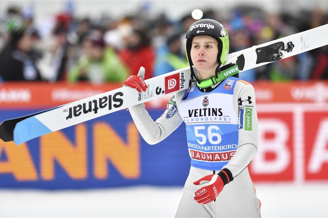 Peterica Slovencev na tekmo v Vikersundu, Domen Prevc četrti v kvalifikacijah