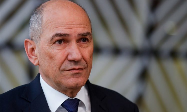 Na celjskem sodišču začetek sojenja v tožbi Veselinoviča zoper Janšo