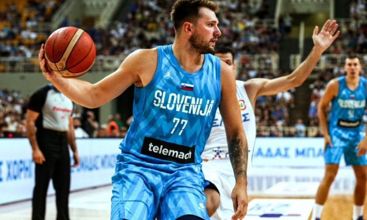 Slovenija na krilih Luke Dončića boljša od Črne gore