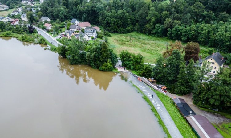 Občinam za sanacijo po avgustovski ujmi 222 milijonov evrov predplačil