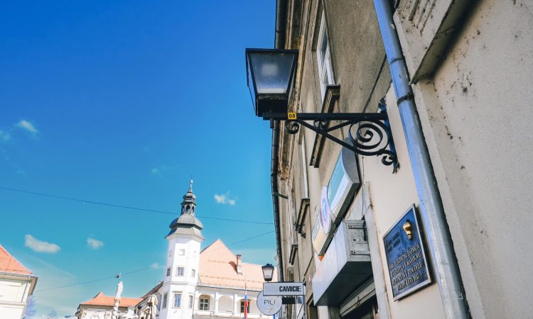 Pet mariborskih svetniških skupin pozvalo k razrešitvi podžupana in vodje mestne uprave