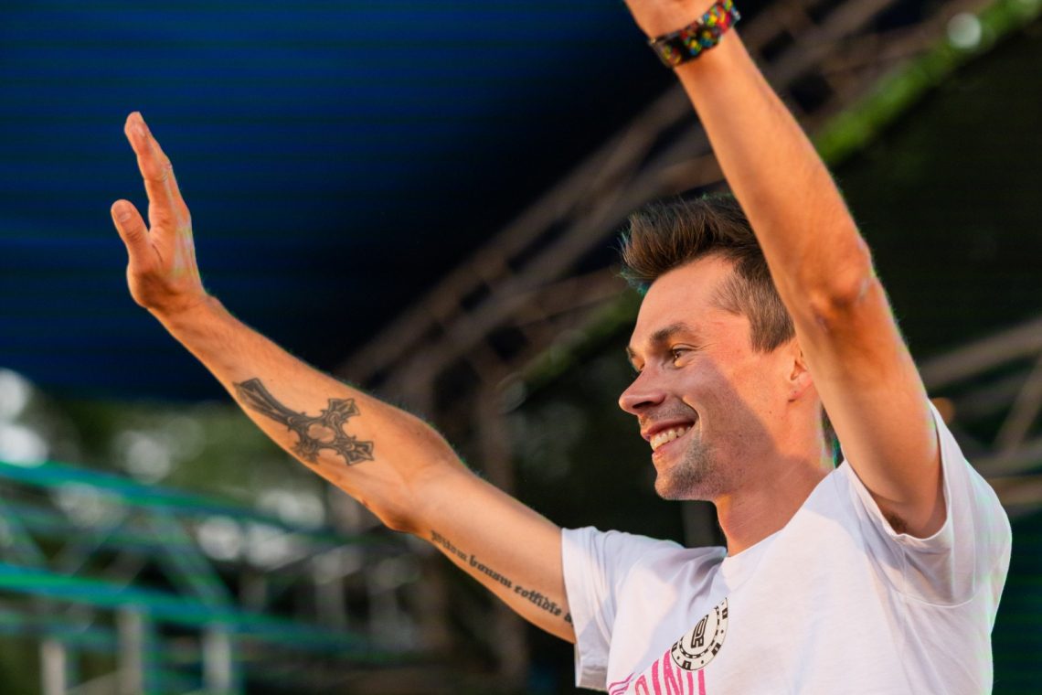 Roglič z etapno zmago do rumene majice na kriteriju po Dofineji