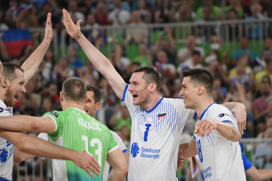 Slovenski odbojkarji na OI v Parizu s Francozi, Kanadčani in Srbi