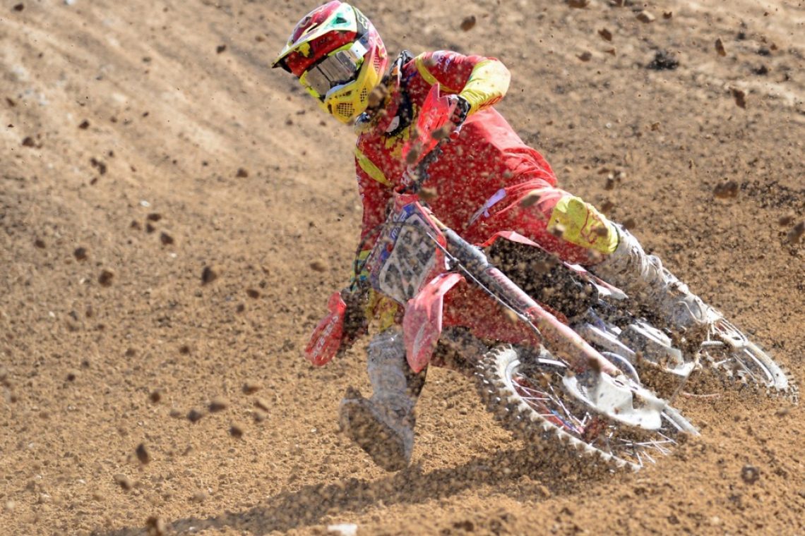 Tim Gajser najhitrejši v kvalifikacijah Loketa 