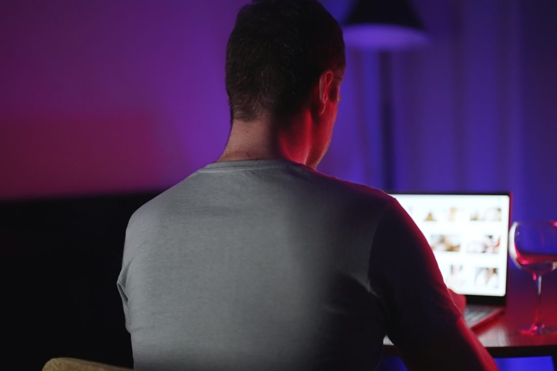Odvisnost od pornografije: skriti vpliv na duševno in čustveno dobrobit
