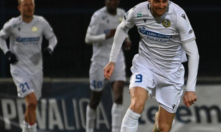 Nogometaši Kalcerja Radomelj so izgubili proti Kopru z 1:2