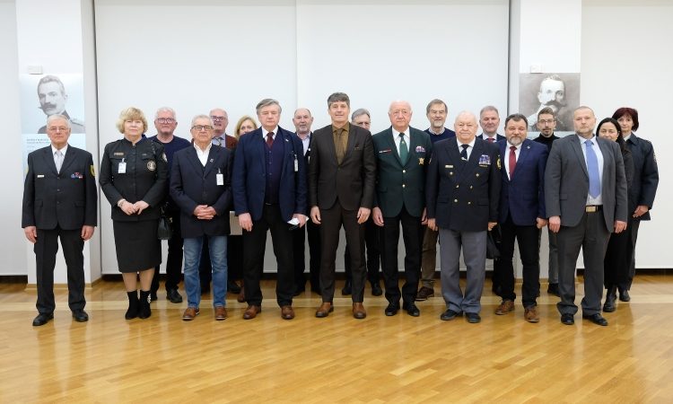 Sajovic in predstavniki organizacij vojnih veteranov podpisali pogodbe o sofinanciranju