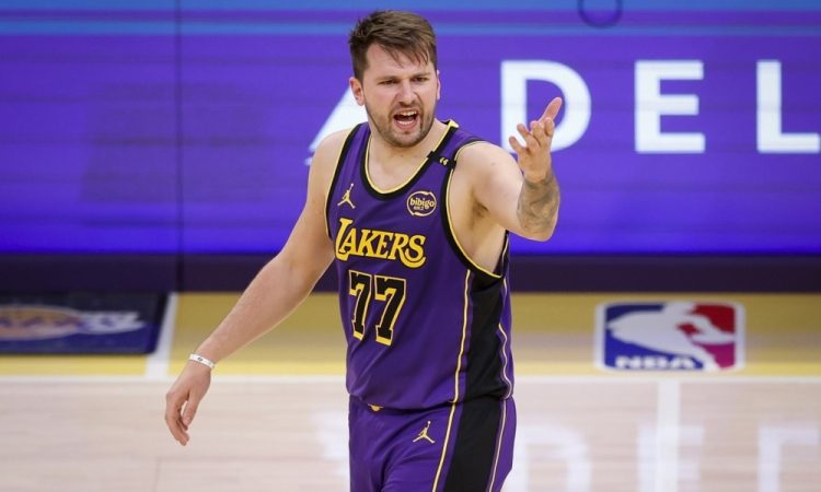 Dončić, Reaves in James zablesteli v Memphisu