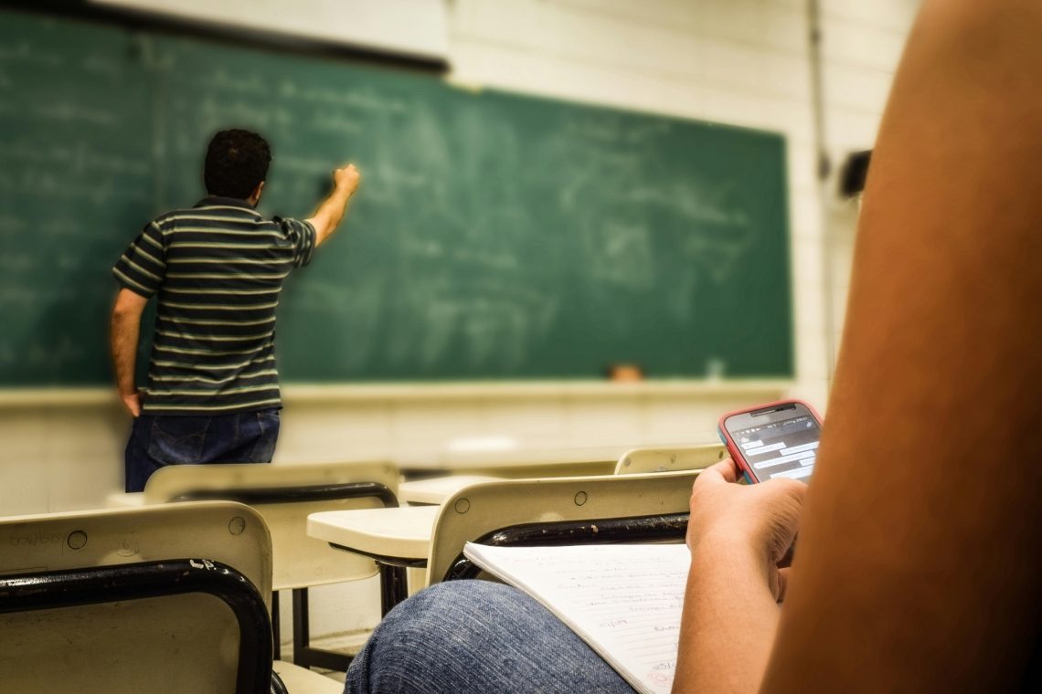 V centru za pomoč pri prekomerni rabi interneta tudi delo z žrtvami spletnega nasilja