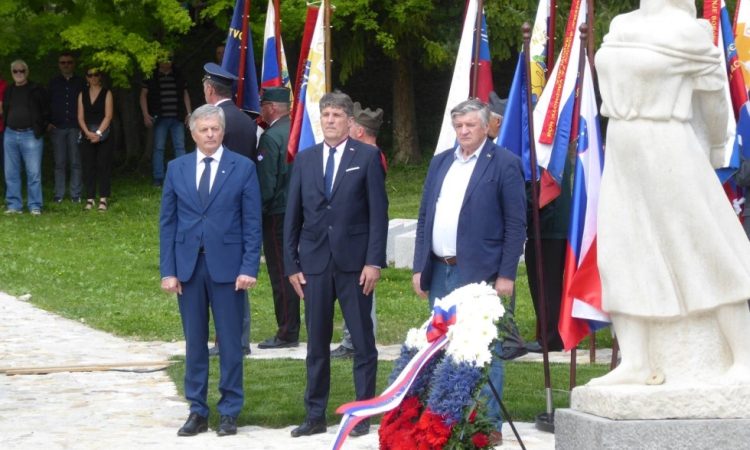 Zaključena obnova vojnega grobišča talcev v Begunjah