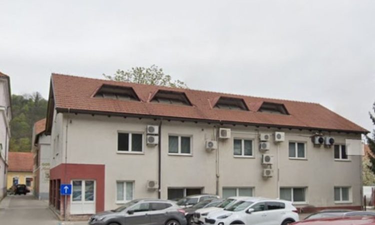 Upravna enota Krško bo med prenovo poslovala na novem naslovu
