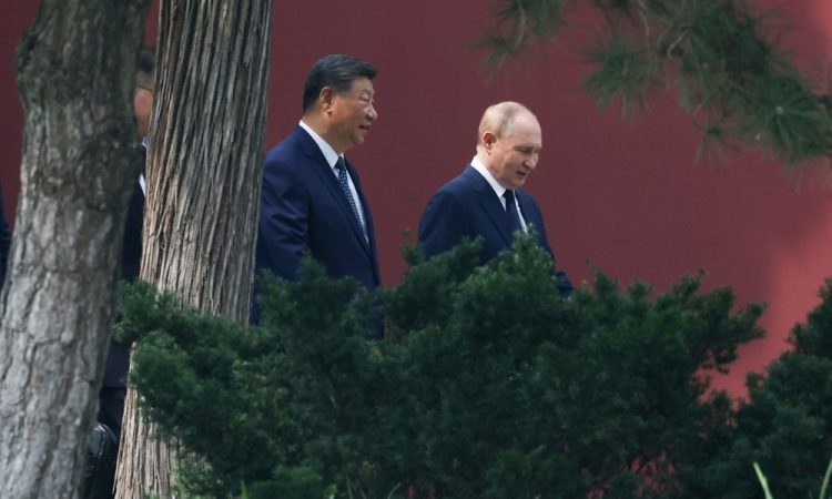 Putin in Xi v Pekingu potrdila strateško partnerstvo in podpisala več sporazumov