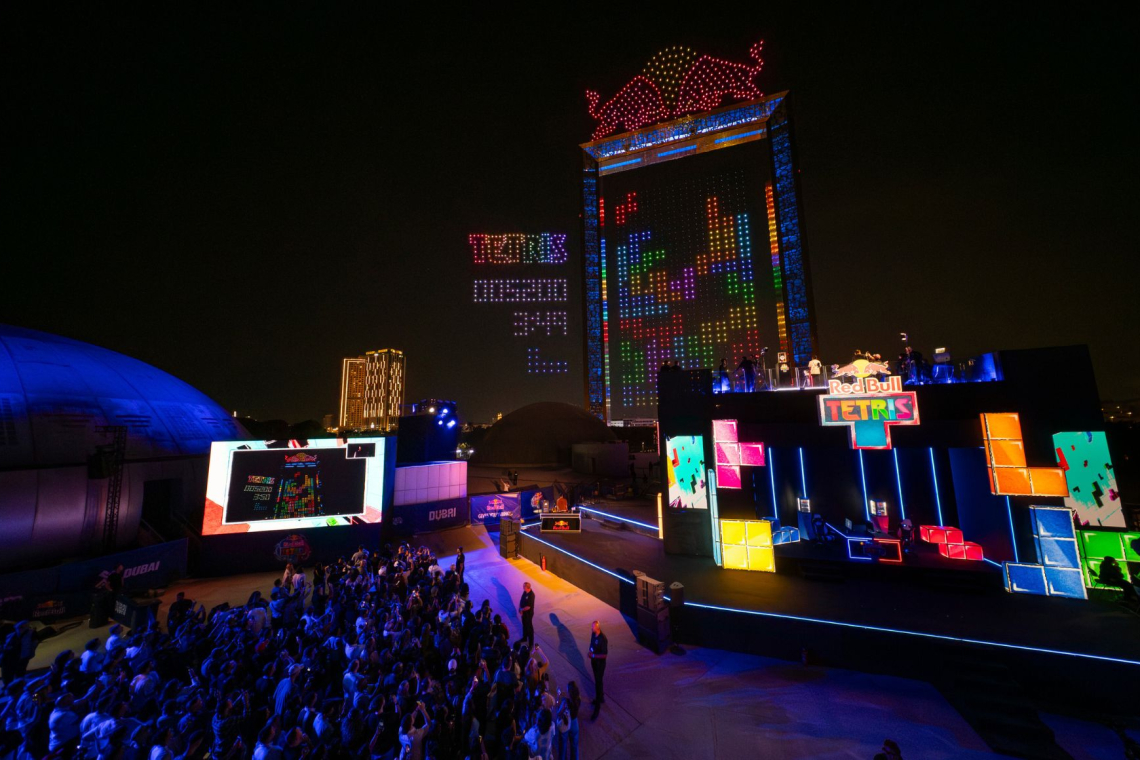 Tetris nad Dubajem z največjo zračno postavitvijo doslej