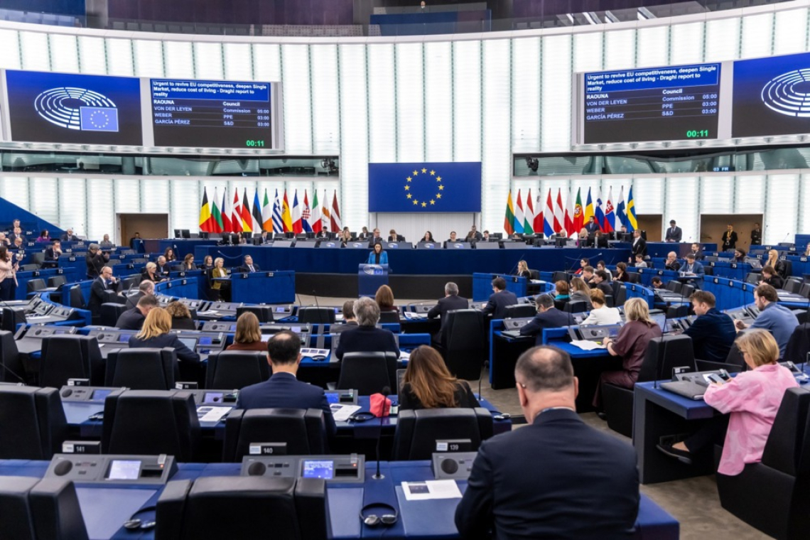 Evropski parlament za 90 milijard evrov posojila Ukrajini