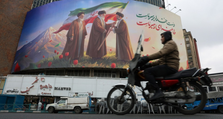 Iran razširil napade na Izrael in več držav v Perzijskem zalivu