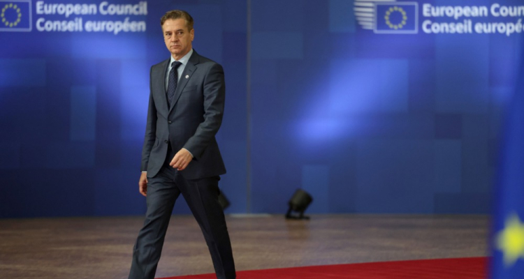 Golobova vlada po petku le še s tekočimi posli
