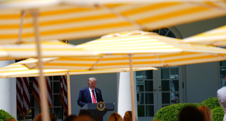 Trumpova prenova znamenitosti v Washingtonu naletela na tožbo